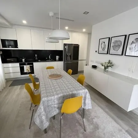 Modern 1 Bedroom City Center Aveiro Apartment Exterior photo