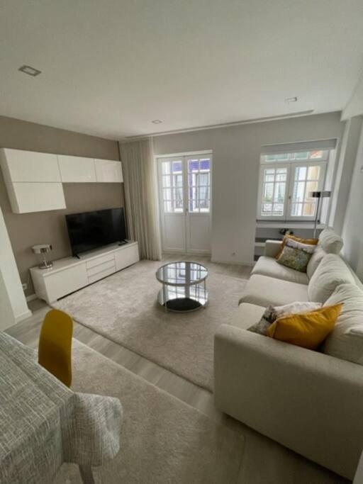Apartment Modern 1 Bedroom Center